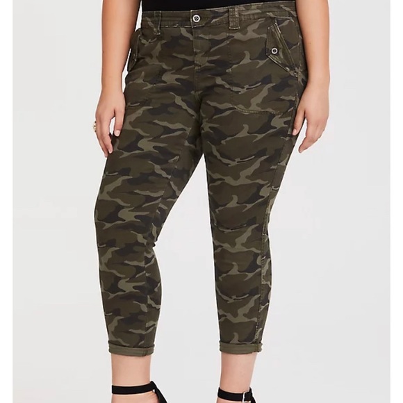 TORRID CROPPED TWILL MILITARY PANT - CAMO EUC - Picture 1 of 9